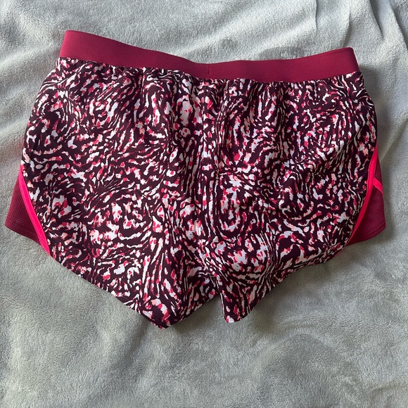 Under Armor Running Shorts - Picture 2 of 4